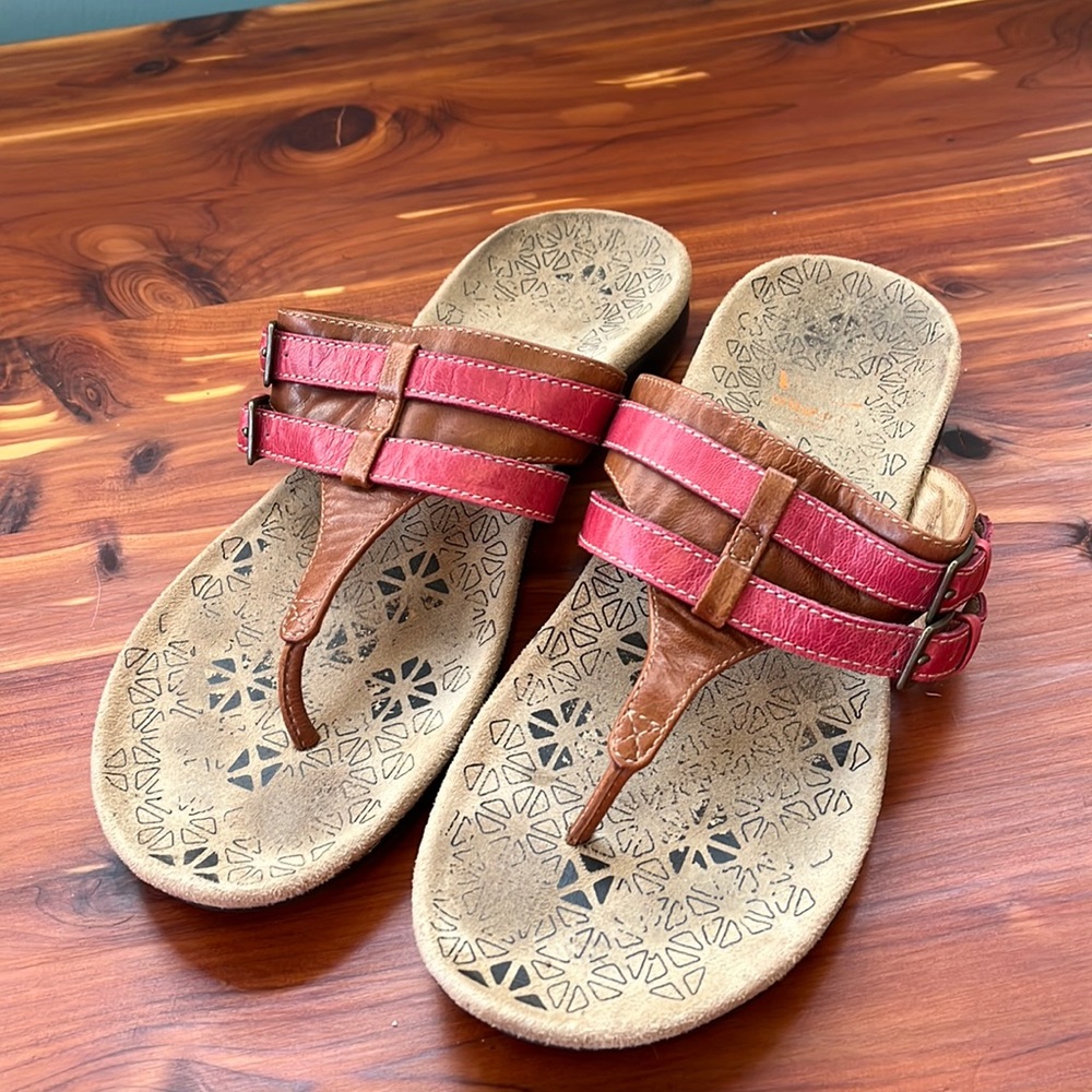 Dr. Andrew Weil thong sandals. Women’s size 8.